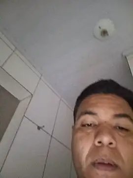 Snapshot of Carloscova25 chatting on 06/18/26, 03:16 Carloscova25 online show from 06/18/26, 03:16