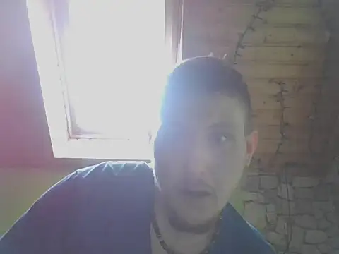 Snapshot of Untrhund23 chatting on 04/05/26, 03:31 Untrhund23 online show from 04/05/26, 03:31