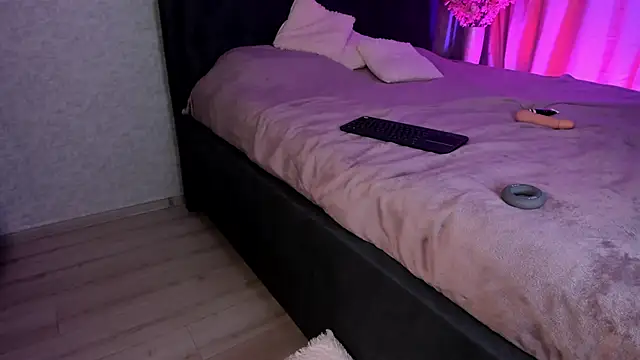 Kitty Ricky online show from 10/07/25, 04:15