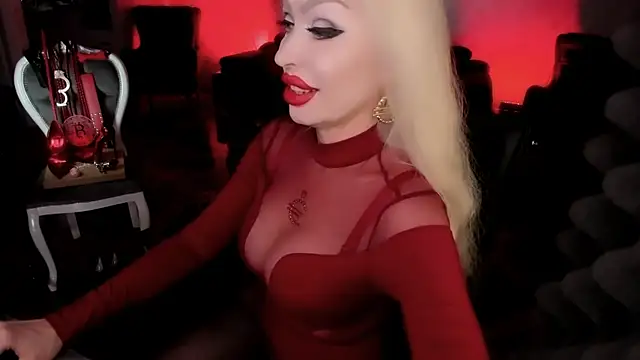 Snapshot of GreedyFinDom chatting on 09/19/25, 04:07 GreedyFinDom online show from 09/19/25, 04:07