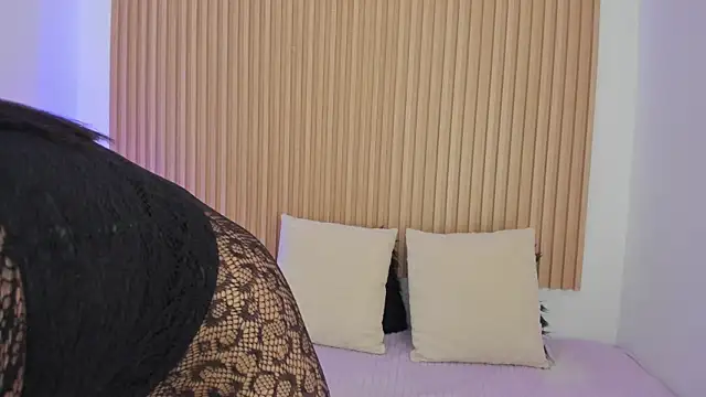 GenesisRuiz online show from 09/29/25, 10:42