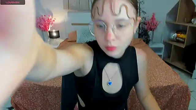 Snapshot of CharmedDoll chatting on 10/14/25, 12:17 CharmedDoll online show from 10/14/25, 12:17