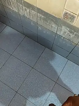 dinesh682 online show from 10/21/25, 06:41