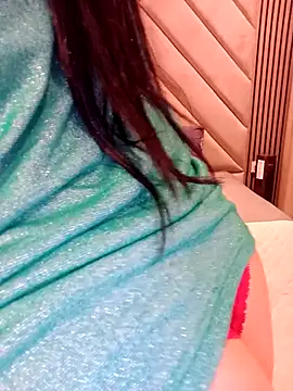 Snapshot of Queen_sousou chatting on 10/17/25, 08:00 Queen sousou online show from 10/17/25, 08:00