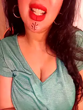 Snapshot of Queen_sousou chatting on 10/24/25, 07:54 Queen sousou online show from 10/24/25, 07:54