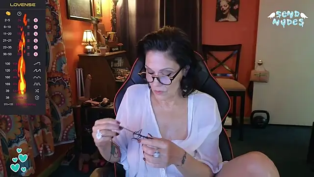 Snapshot of Good-Juju chatting on 10/04/25, 03:15 Good-Juju online show from 10/04/25, 03:15