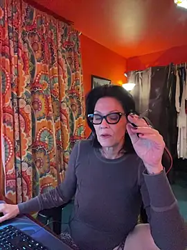 Snapshot of Good-Juju chatting on 11/01/25, 12:12 Good-Juju online show from 11/01/25, 12:12