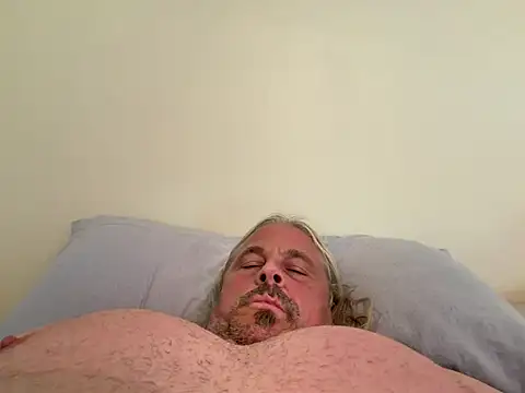 Snapshot of zeus337 chatting on 07/09/26, 03:38 zeus337 online show from 07/09/26, 03:38