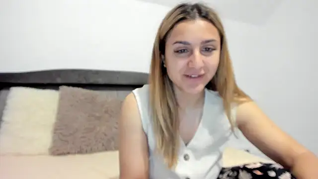 Snapshot of NicolePlay chatting on 03/18/26, 05:32 NicolePlay online show from 03/18/26, 05:32