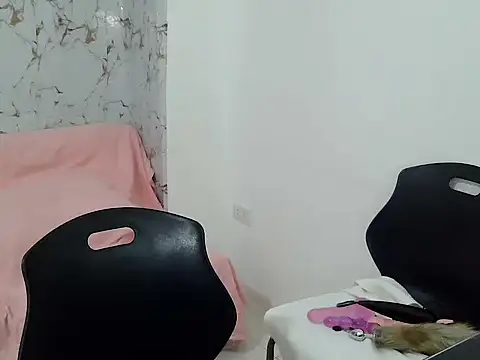 Snapshot of SweetAsianAss chatting on 10/25/25, 10:37 SweetAsianAss online show from 10/25/25, 10:37