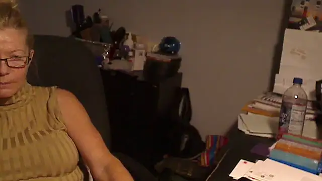 Snapshot of XTRAHORNYONE chatting on 01/11/25, 12:22 XTRAHORNYONE online show from 01/11/25, 12:22