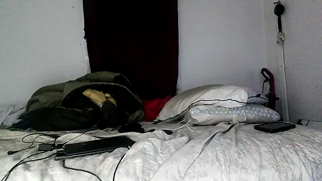 Snapshot of RinsingWood84 chatting on 12/19/24, 07:51 RinsingWood84 online show from 12/19/24, 07:51