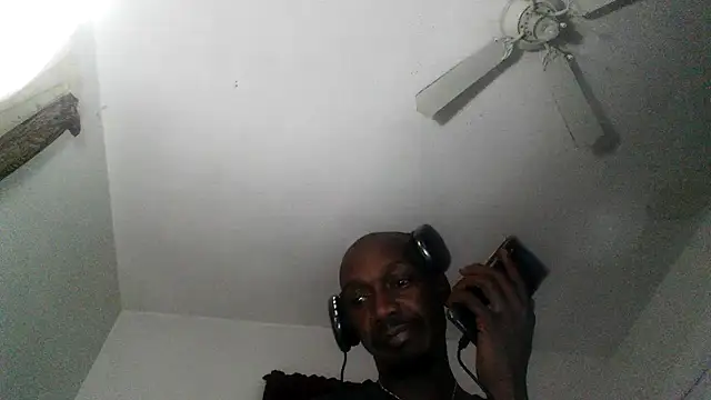 Snapshot of RinsingWood84 chatting on 03/06/25, 05:46 RinsingWood84 online show from 03/06/25, 05:46