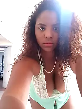 Snapshot of sharom_smith1 chatting on 02/02/26, 05:00 sharom smith1 online show from 02/02/26, 05:00