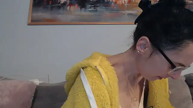Snapshot of cleophee chatting on 04/02/26, 05:49 cleophee online show from 04/02/26, 05:49