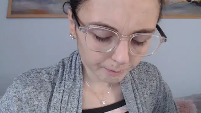 Snapshot of cleophee chatting on 04/15/26, 05:58 cleophee online show from 04/15/26, 05:58