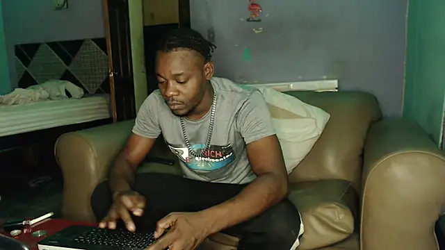 Snapshot of Tirichexxx chatting on 12/08/24, 03:32 Tirichexxx online show from 12/08/24, 03:32
