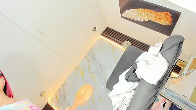 Snapshot of Tamara_18 chatting on 11/07/25, 06:13 Tamara 18 online show from 11/07/25, 06:13