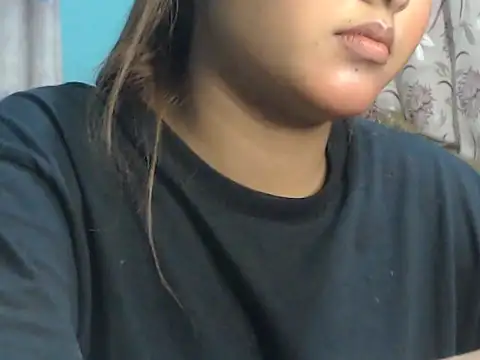 Snapshot of NancyRuvi chatting on 11/19/25, 03:12 NancyRuvi online show from 11/19/25, 03:12