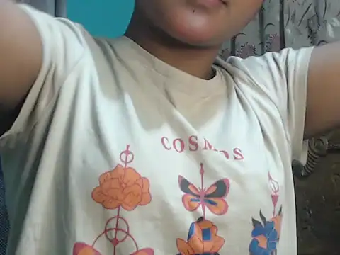 Snapshot of NancyRuvi chatting on 11/25/25, 05:02 NancyRuvi online show from 11/25/25, 05:02