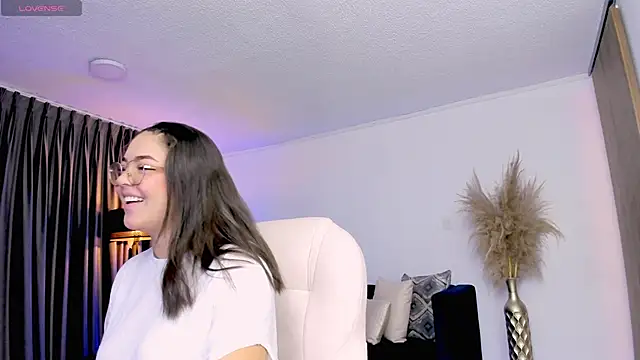 emmy walker online show from 01/26/25, 11:39