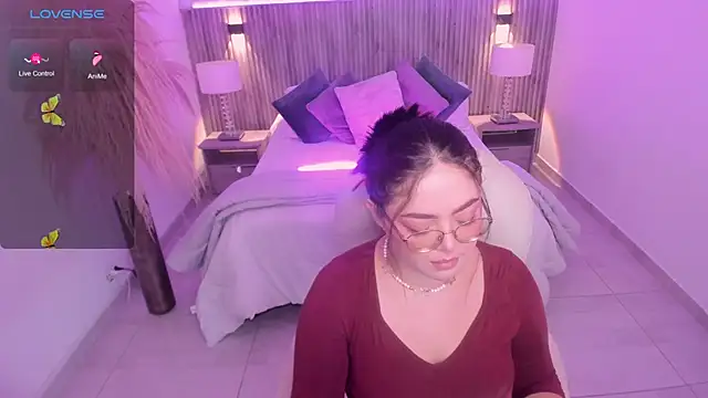 emmy walker online show from 10/24/25, 11:06