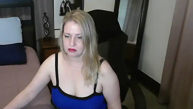 HollieBim online show from 05/21/26, 01:18
