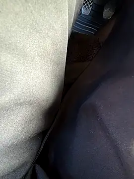 Snapshot of Michelle90u chatting on 10/22/25, 01:55 Michelle90u online show from 10/22/25, 01:55