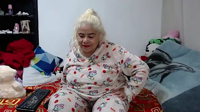 Snapshot of estrellita_fugaz16x chatting on 12/31/24, 02:40 estrellita fugaz16x online show from 12/31/24, 02:40