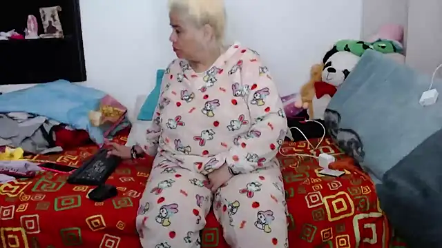 Snapshot of estrellita_fugaz16x chatting on 01/02/25, 03:15 estrellita fugaz16x online show from 01/02/25, 03:15