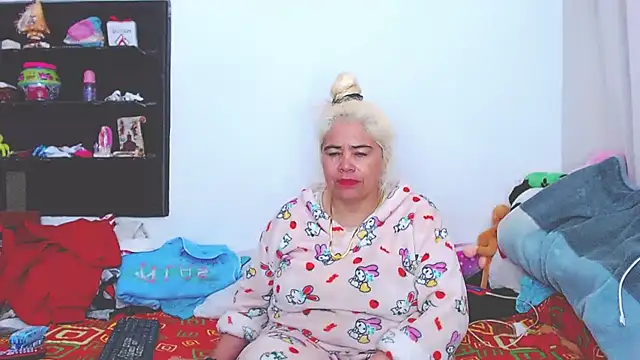 Snapshot of estrellita_fugaz16x chatting on 01/03/25, 03:27 estrellita fugaz16x online show from 01/03/25, 03:27