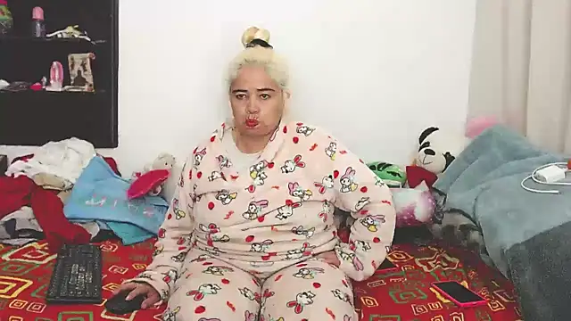 Snapshot of estrellita_fugaz16x chatting on 01/04/25, 05:05 estrellita fugaz16x online show from 01/04/25, 05:05