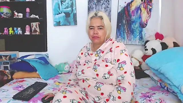 Snapshot of estrellita_fugaz16x chatting on 02/02/25, 12:46 estrellita fugaz16x online show from 02/02/25, 12:46