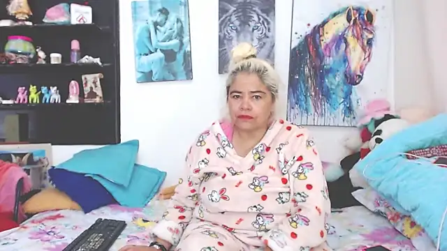 Snapshot of estrellita_fugaz16x chatting on 02/07/25, 01:01 estrellita fugaz16x online show from 02/07/25, 01:01