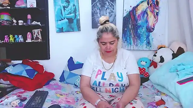 Snapshot of estrellita_fugaz16x chatting on 03/07/25, 03:40 estrellita fugaz16x online show from 03/07/25, 03:40
