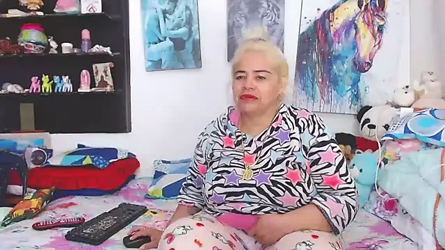 Snapshot of estrellita_fugaz16x chatting on 03/19/25, 03:30 estrellita fugaz16x online show from 03/19/25, 03:30