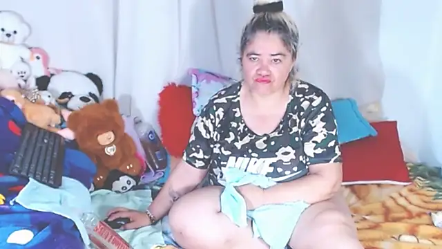 Snapshot of estrellita_fugaz16x chatting on 09/14/25, 04:22 estrellita fugaz16x online show from 09/14/25, 04:22