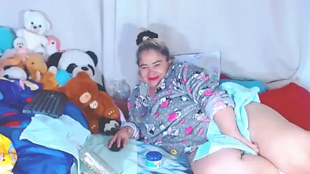 Snapshot of estrellita_fugaz16x chatting on 09/19/25, 03:30 estrellita fugaz16x online show from 09/19/25, 03:30