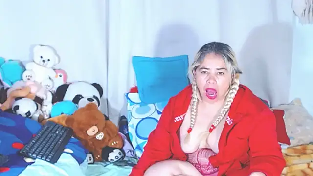 Snapshot of estrellita_fugaz16x chatting on 09/21/25, 01:51 estrellita fugaz16x online show from 09/21/25, 01:51