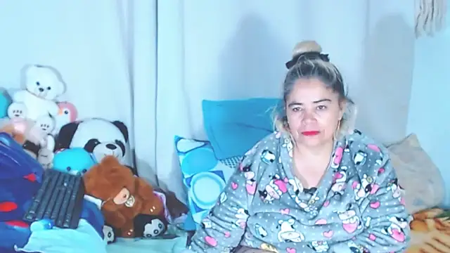 Snapshot of estrellita_fugaz16x chatting on 09/27/25, 03:22 estrellita fugaz16x online show from 09/27/25, 03:22