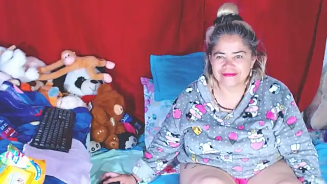 Snapshot of estrellita_fugaz16x chatting on 10/16/25, 02:56 estrellita fugaz16x online show from 10/16/25, 02:56