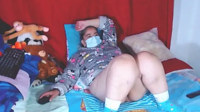 Snapshot of estrellita_fugaz16x chatting on 10/18/25, 02:58 estrellita fugaz16x online show from 10/18/25, 02:58