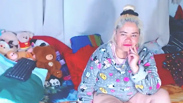 estrellita fugaz16x online show from 12/05/25, 10:24