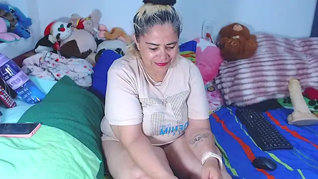 estrellita fugaz16x online show from 06/21/26, 05:21