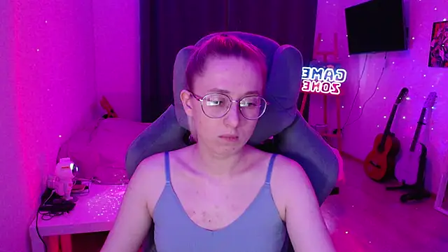 AnabelFrel online show from 12/15/24, 12:40