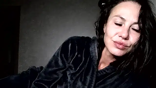 JulianaGold1 online show from 07/11/26, 10:55