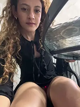 Snapshot of alana15 chatting on 10/04/25, 09:35 alana15 online show from 10/04/25, 09:35