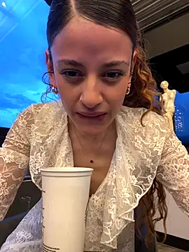 Snapshot of alana15 chatting on 10/09/25, 10:52 alana15 online show from 10/09/25, 10:52