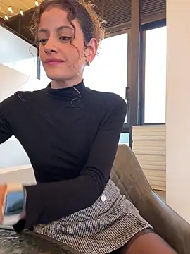 Snapshot of alana15 chatting on 10/11/25, 09:35 alana15 online show from 10/11/25, 09:35