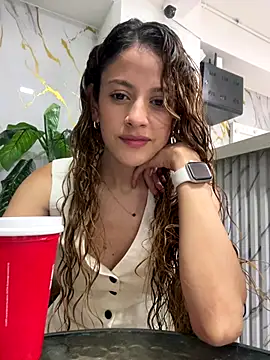 Snapshot of alana15 chatting on 10/13/25, 09:37 alana15 online show from 10/13/25, 09:37